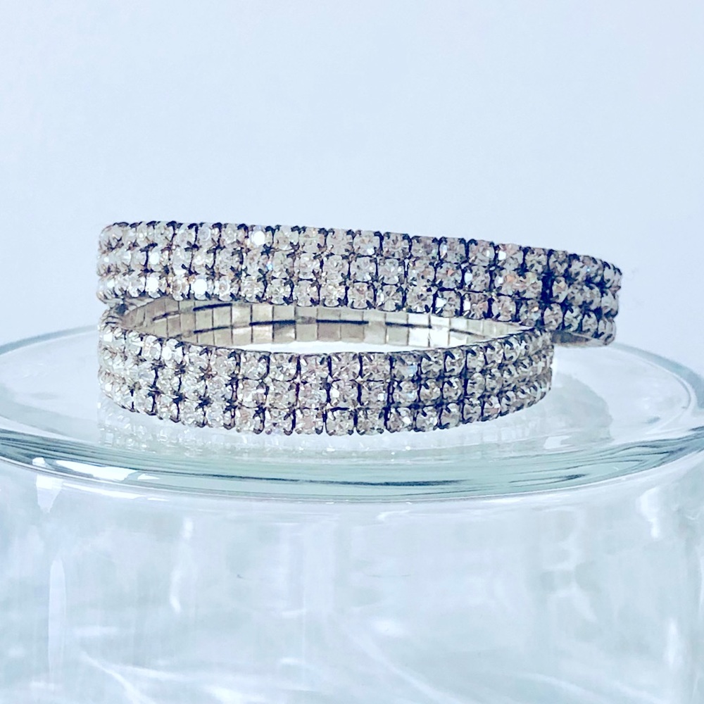 Set of 2 stretchy rhinestone bracelets